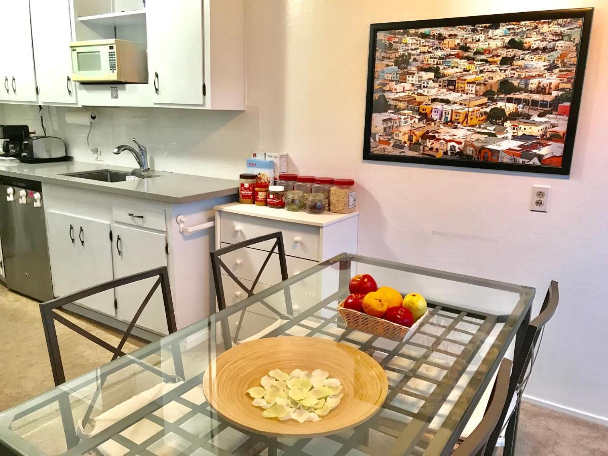 Bayview Penthouse Homestay *