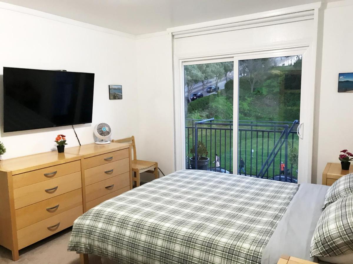 Bayview Penthouse Homestay *