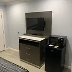 Mirage Inn & Suites