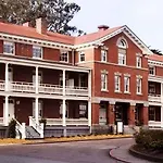 Inn At The Presidio