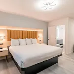 Inn On Broadway