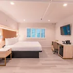 Inn On Broadway