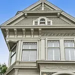 Historic & Charming Victorian Home Sleeps 11