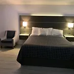 Mirage Inn & Suites