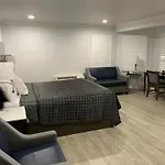 Mirage Inn & Suites