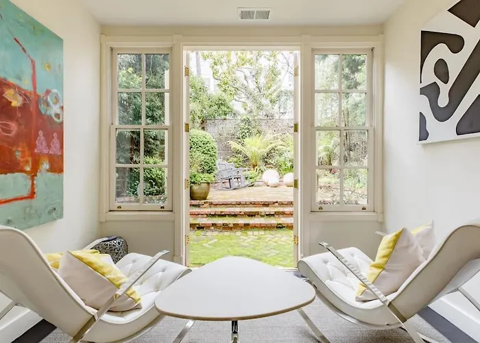 Pacific Heights Victorian Garden Suite