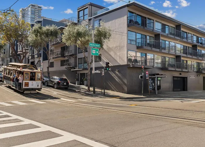 The Suites At Fisherman\'S Wharf