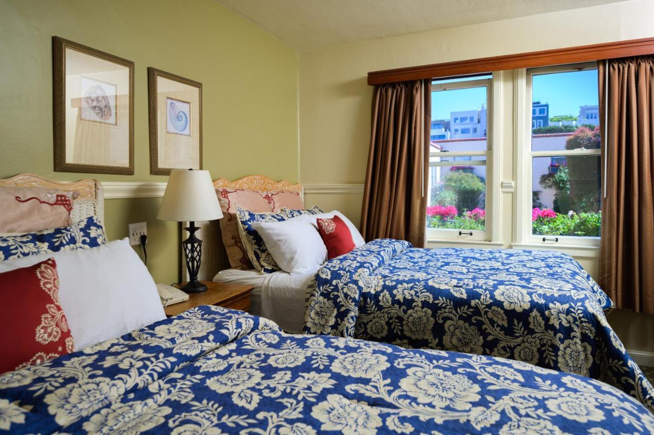 Marina Motel 3*