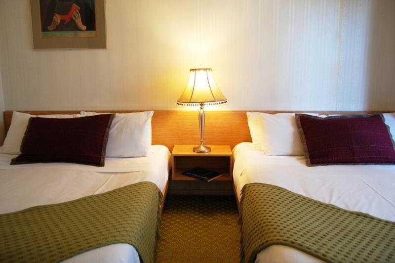 Hotel Touchstone - Center