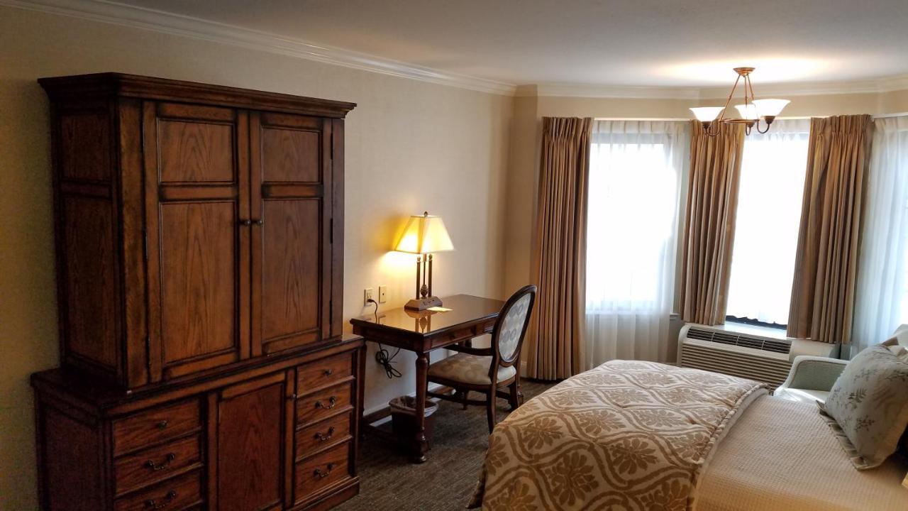 Chelsea Hotel 3*
