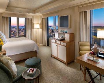 Hotel Four Seasons At Embarcadero 5*