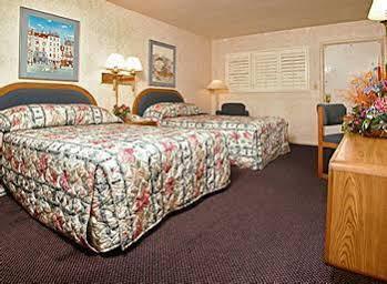 Town House 2*