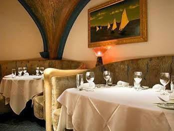 Kensington Park Hotel