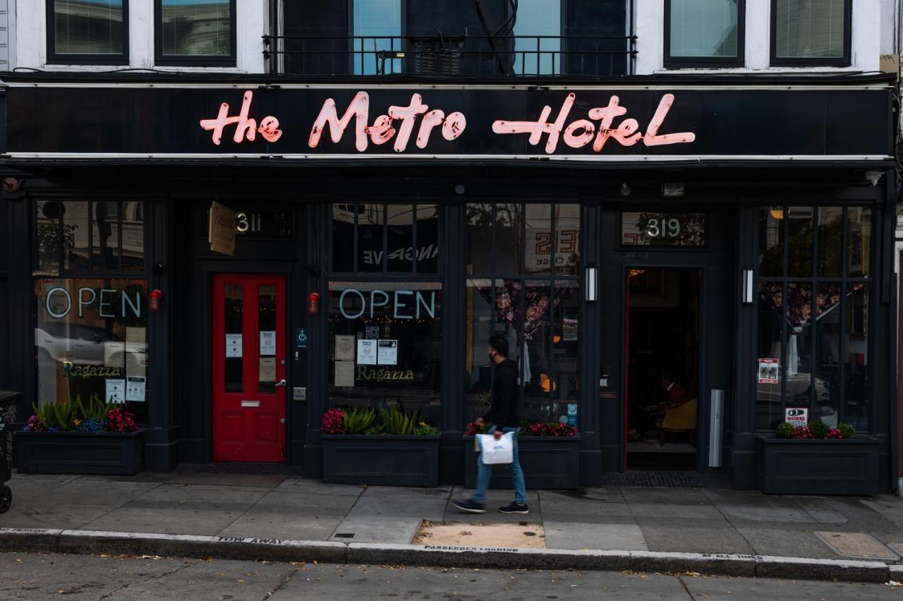 The Metro 3*