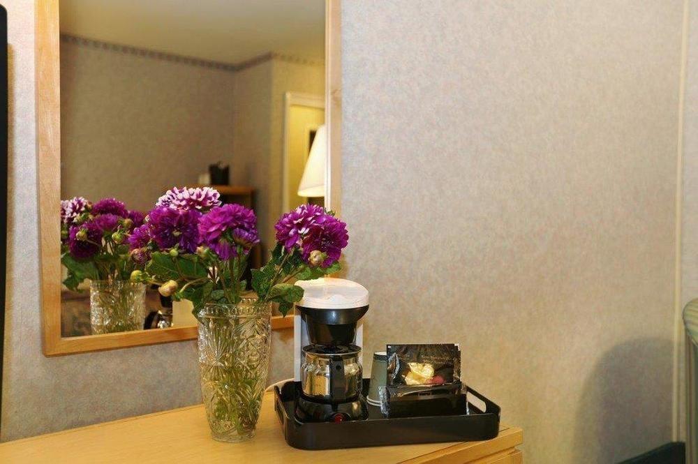 Motel Nob Hill Motor -newly Updated Rooms!
