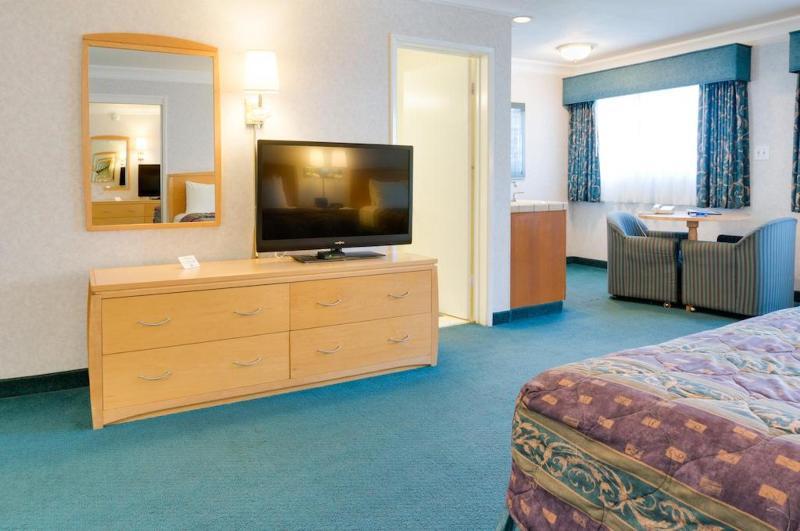Nob Hill Motor -newly Updated Rooms! 3*