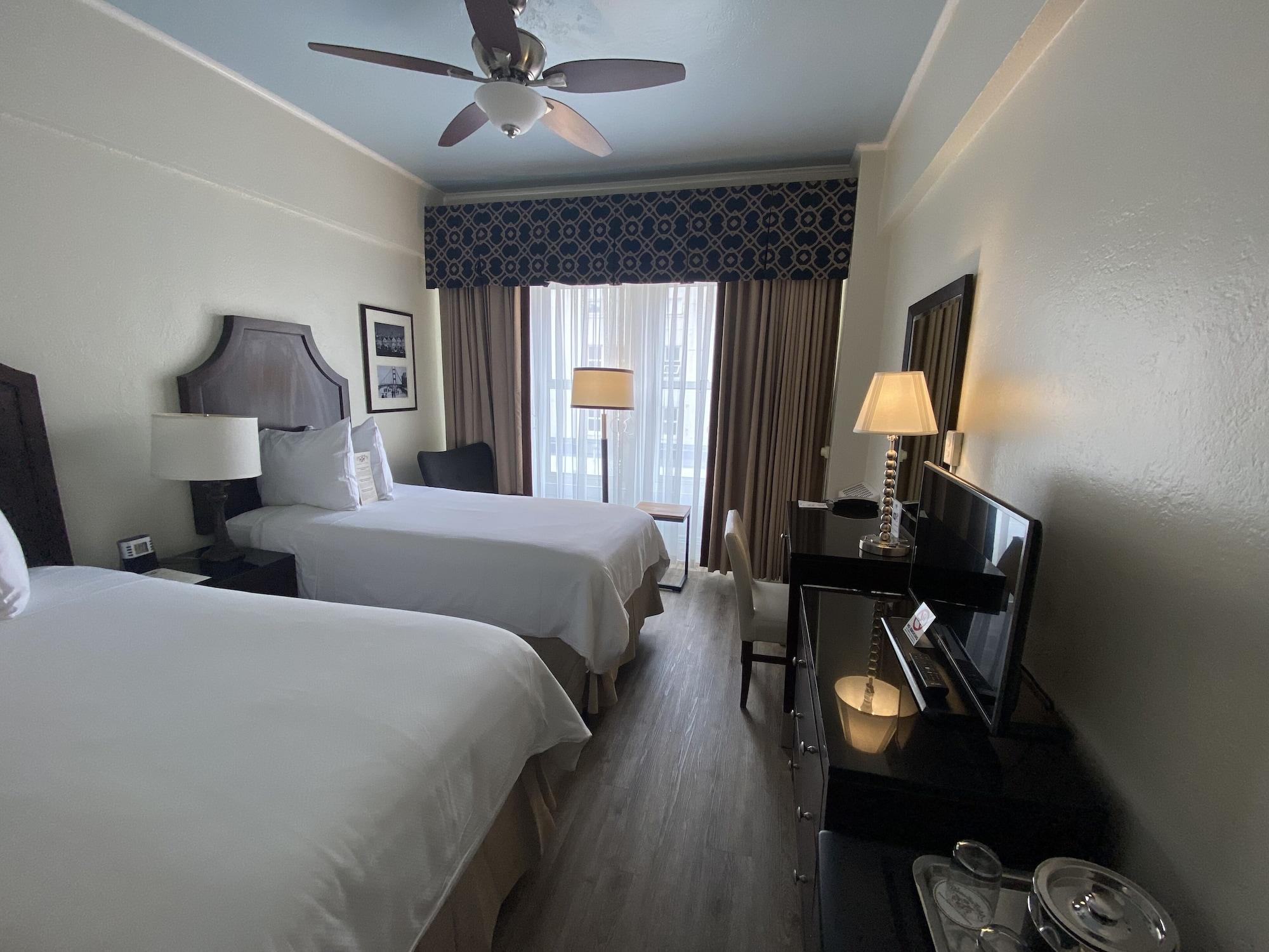 Hotel Chancellor On Union Square 3*