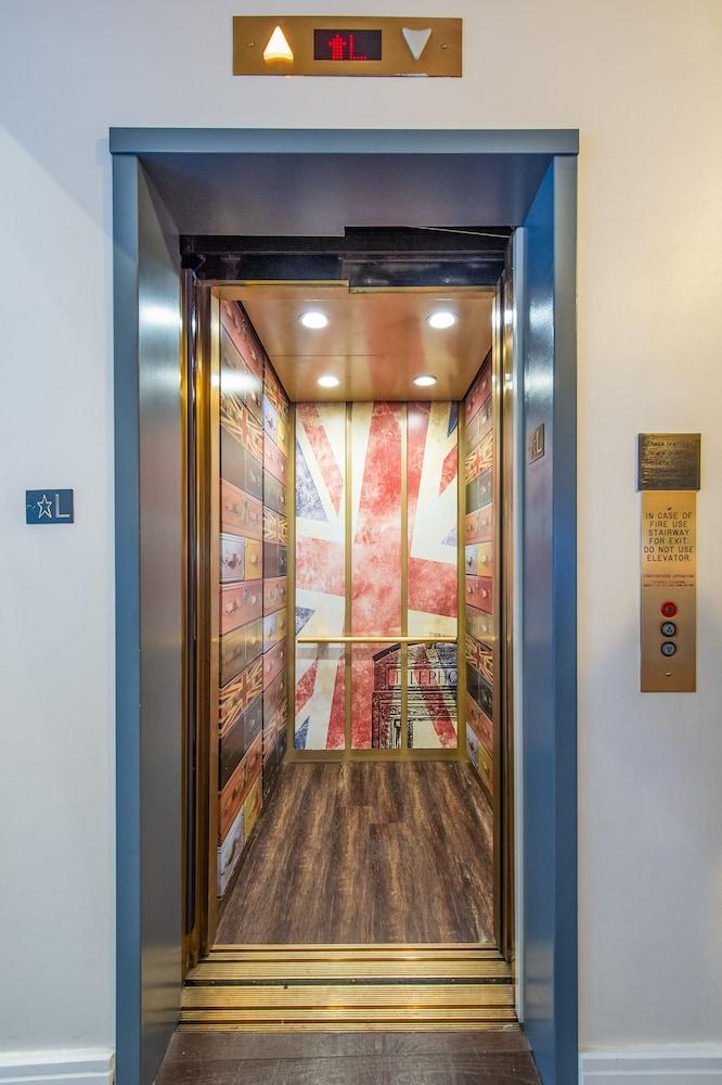 King George Hotel 3*