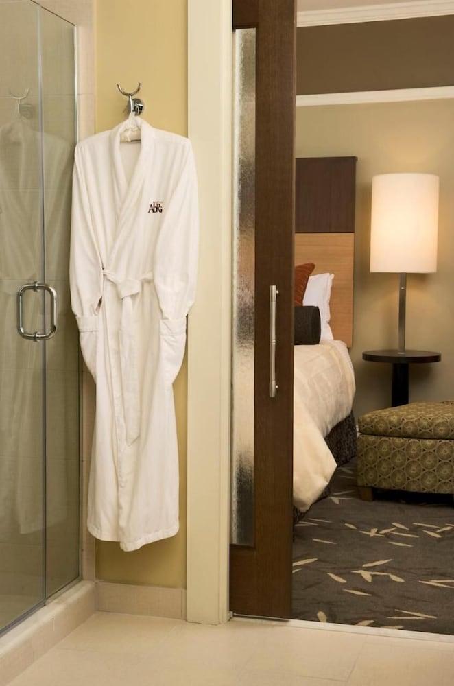 Abri Union Square Hotel 3*