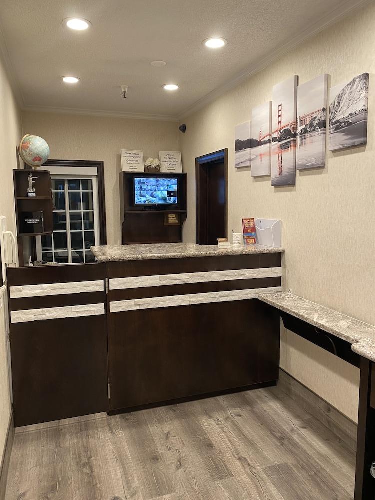 Castle Motel