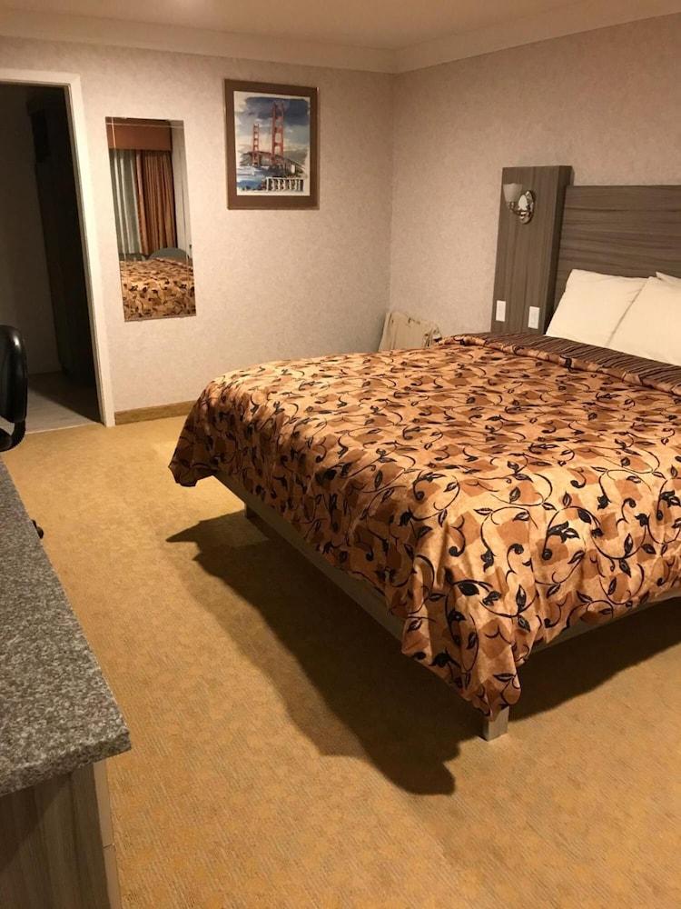 Motel Castle 3*