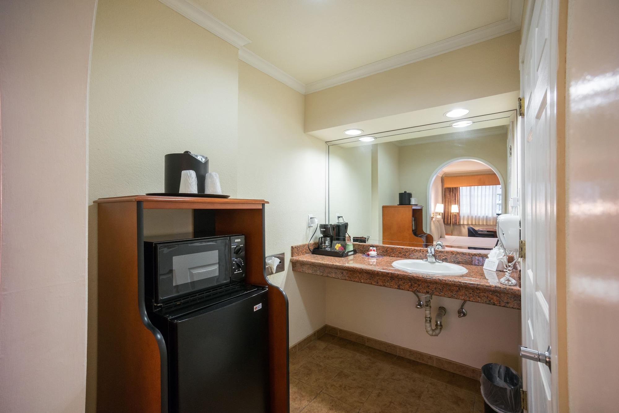 Motel Nob Hill Motor -newly Updated Rooms! 3*
