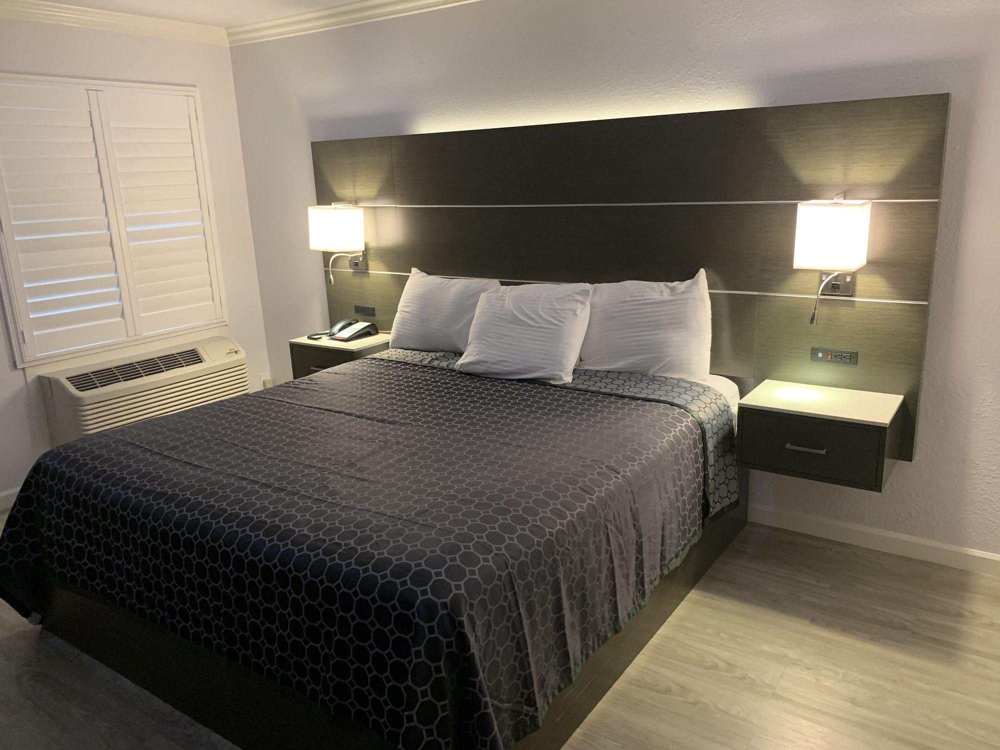 Motel Mirage &