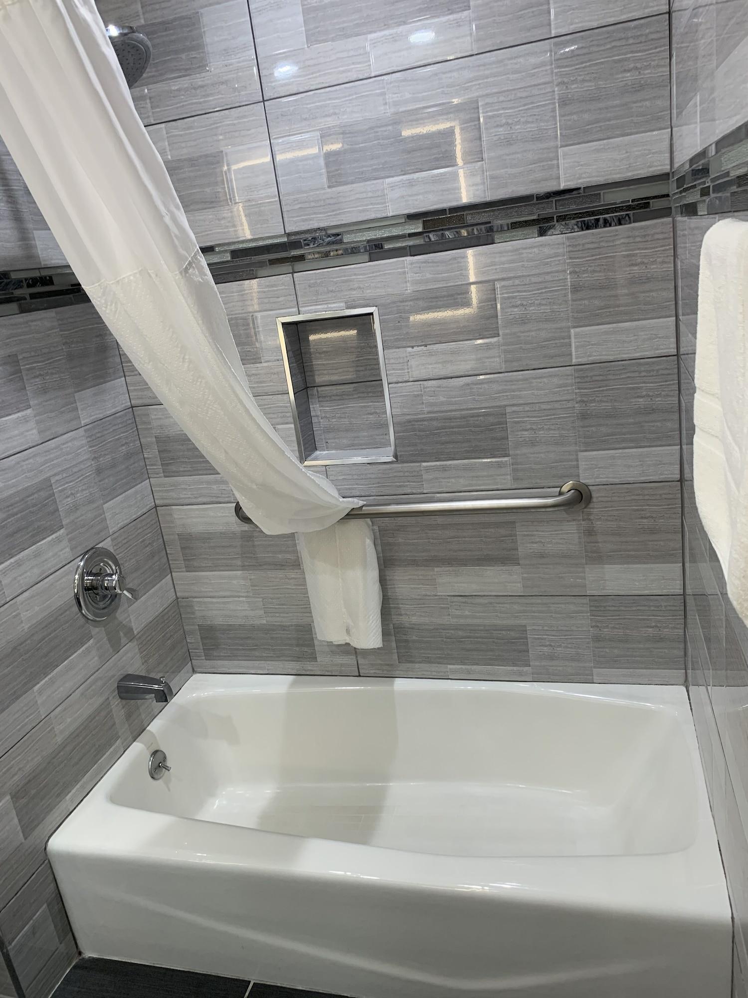 Motel Mirage &