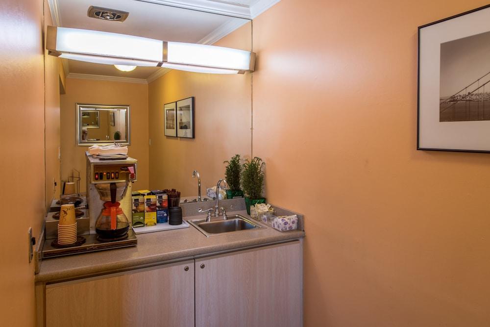 Civic Center Motor Motel