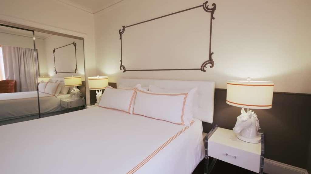 Julian Hotel