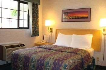 Nob Hill Motor -newly Updated Rooms! 3*