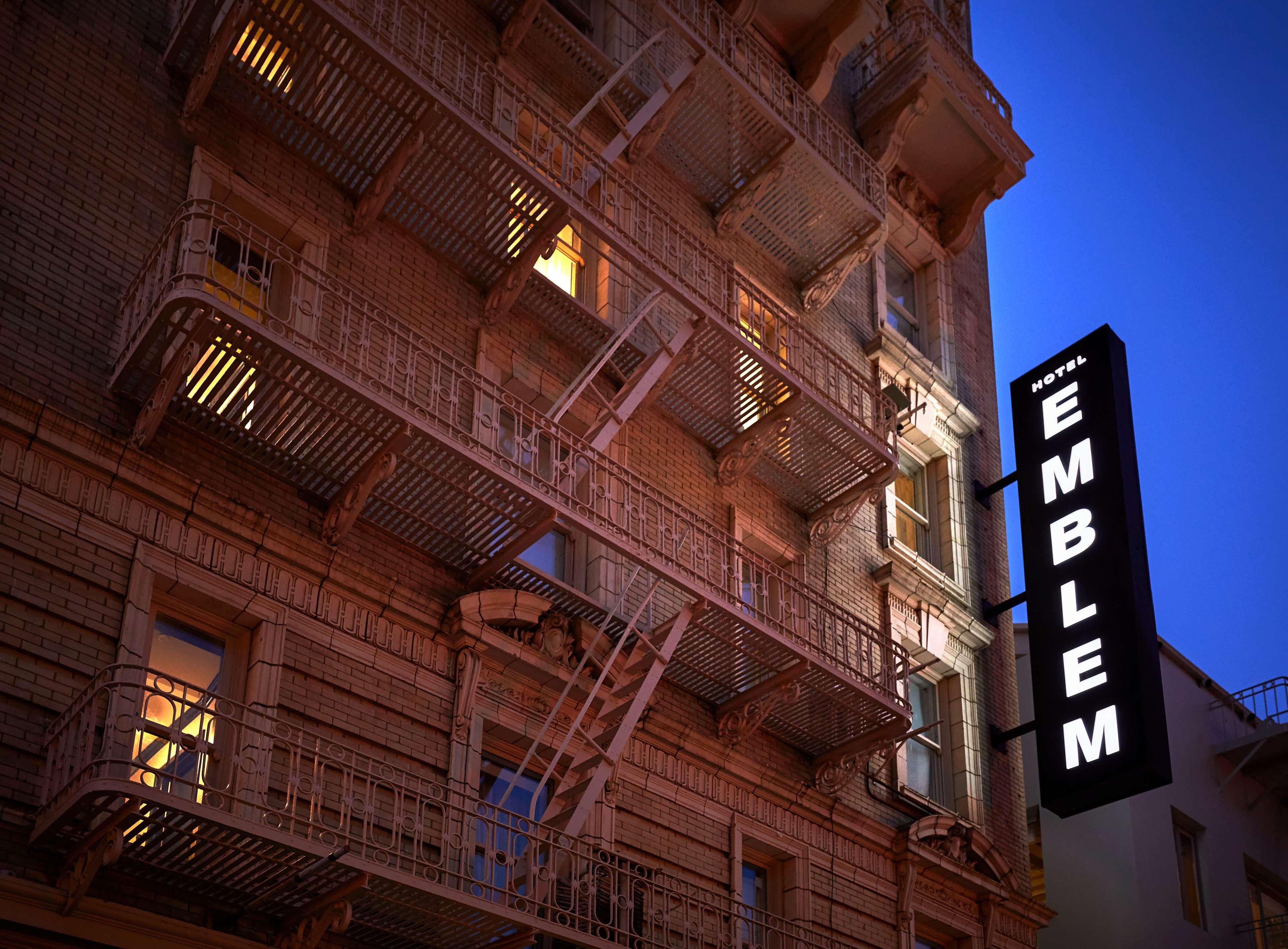 Hotel Emblem 5*