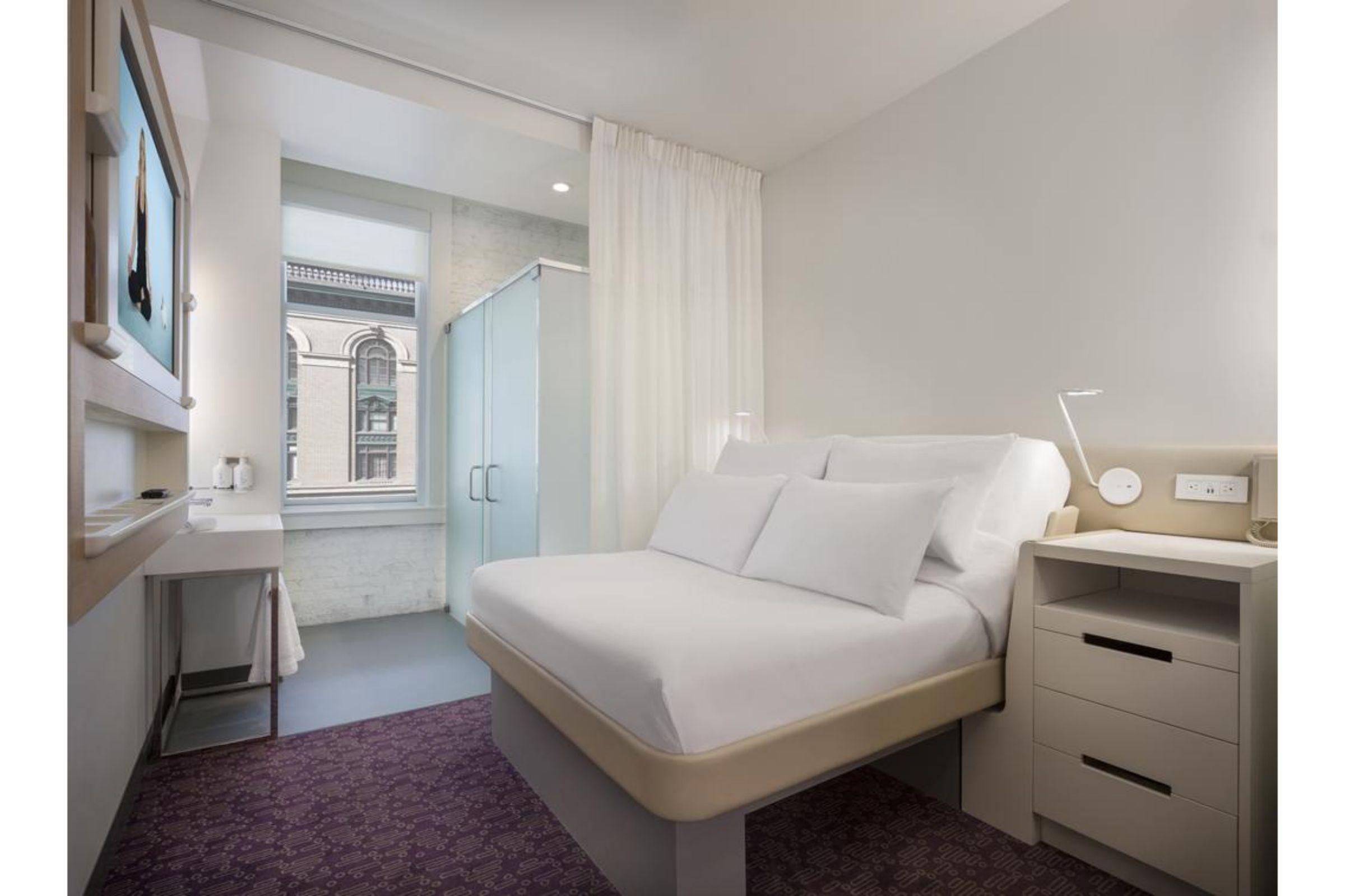 Yotel Hotel 4*