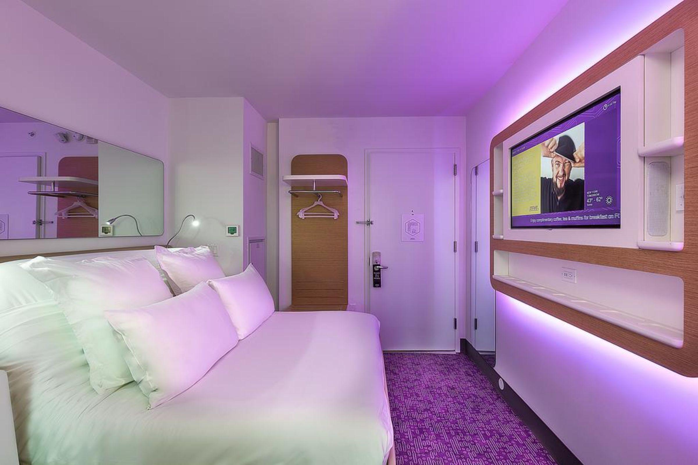 Yotel 4*