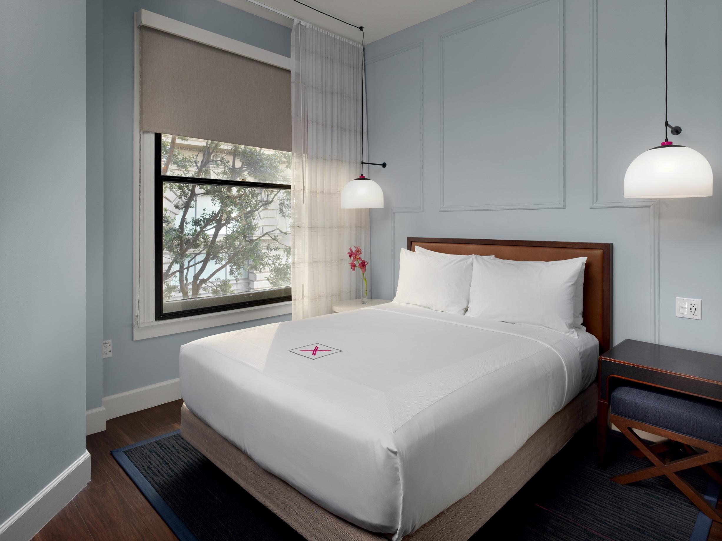 Hotel Axiom 4*