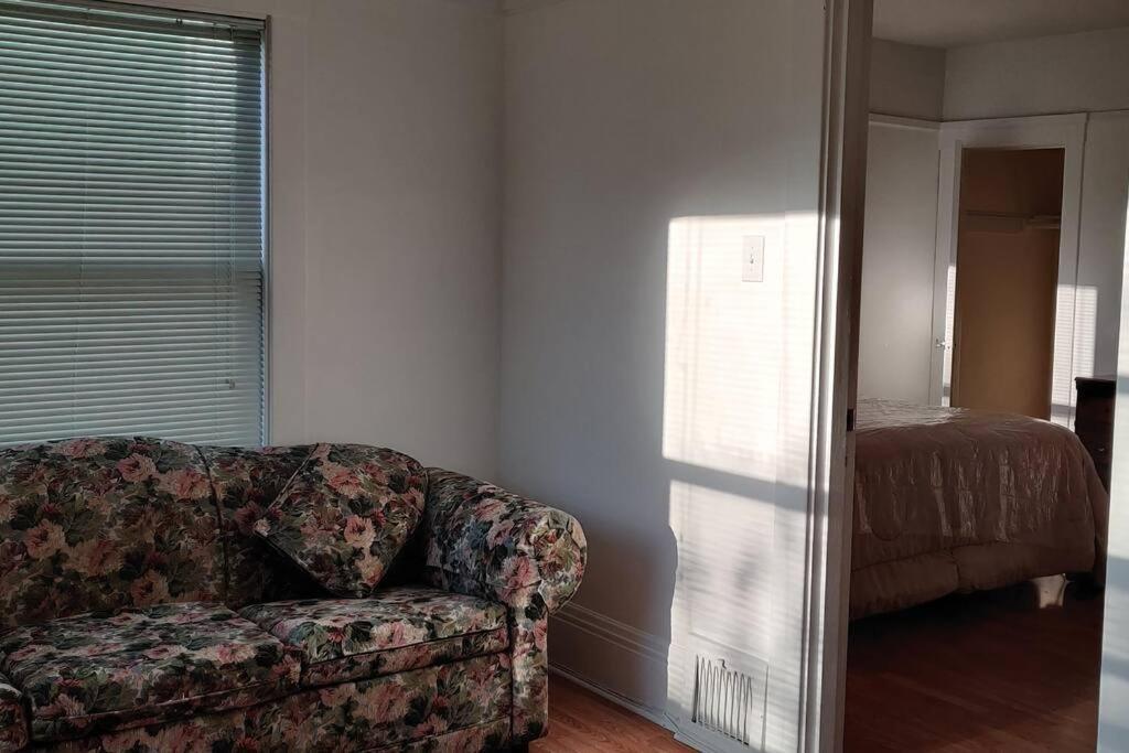 Sunny Sf Home, Quiet, Convenient W/parking Apartment *