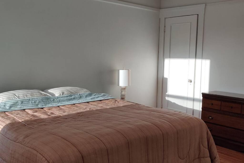 Sunny Sf Home, Quiet, Convenient W/parking Apartment