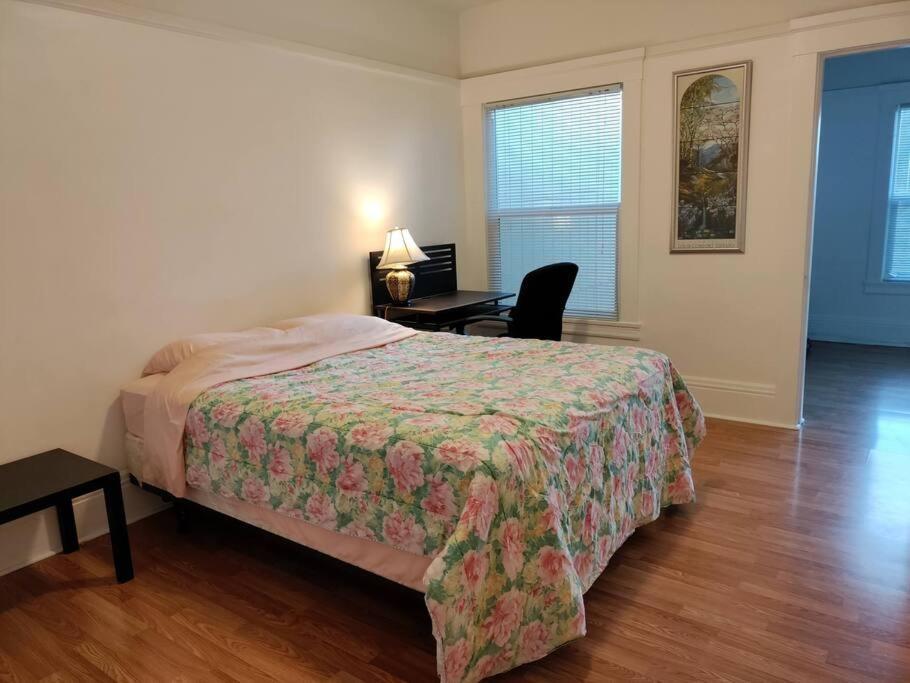 Sunny Sf Home, Quiet, Convenient W/parking Apartment *