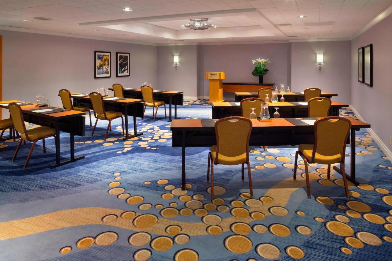 Marriott Fisherman's Wharf Hotel 4*