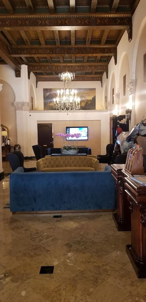 Kensington Park 3*