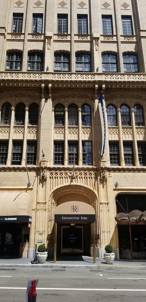 Kensington Park Hotel 3*