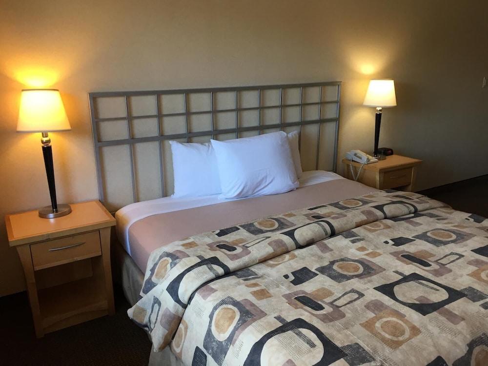On Broadway Motel 2*