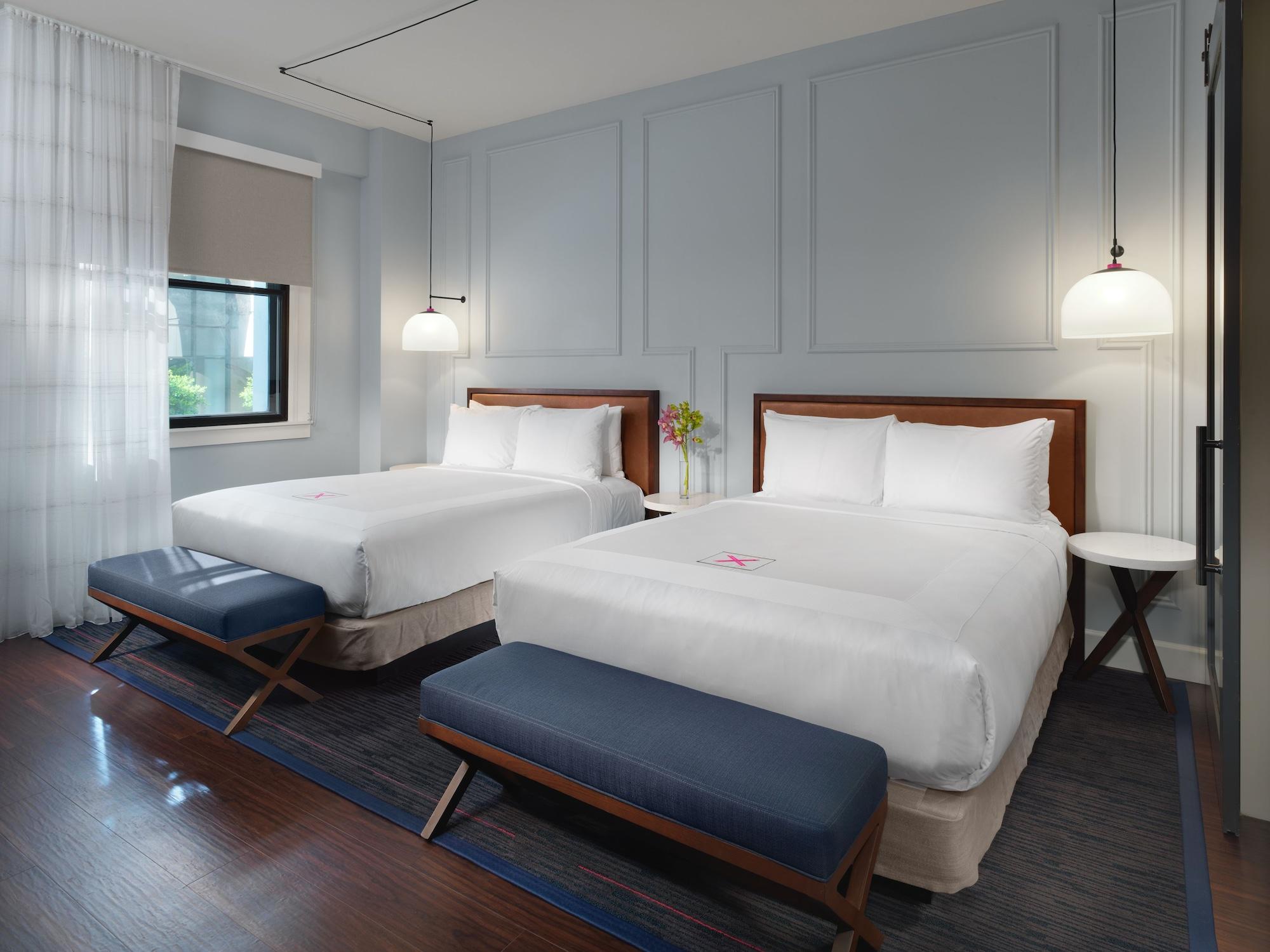 Axiom Hotel 4*