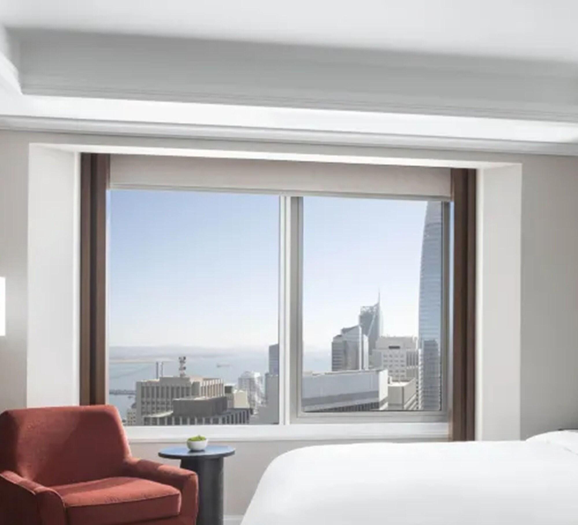 Four Seasons At Embarcadero Hotel