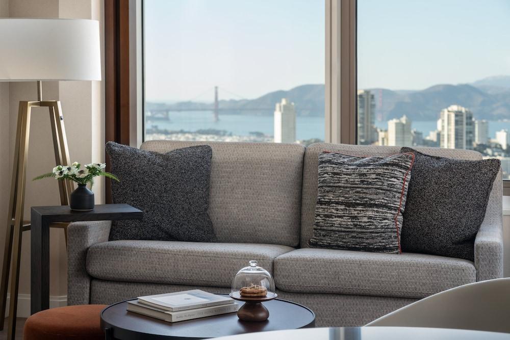 Four Seasons At Embarcadero Hotel 5*