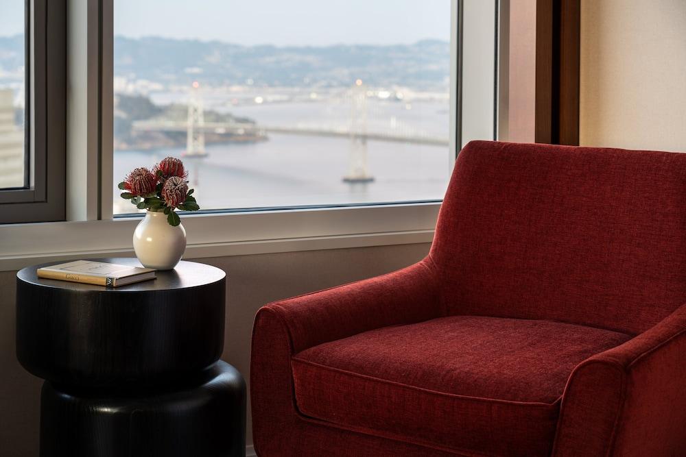 Four Seasons At Embarcadero 5*