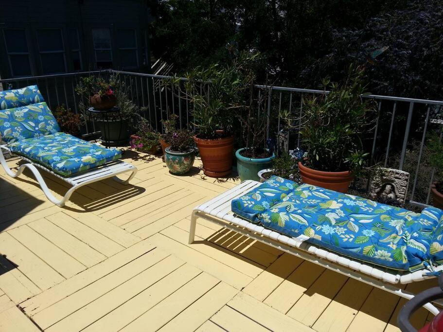 Entire 2br, Centrally-located, W/parking! * San Francisco