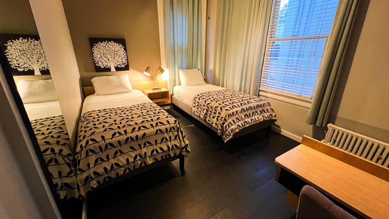 Touchstone - Center Hotel 3*