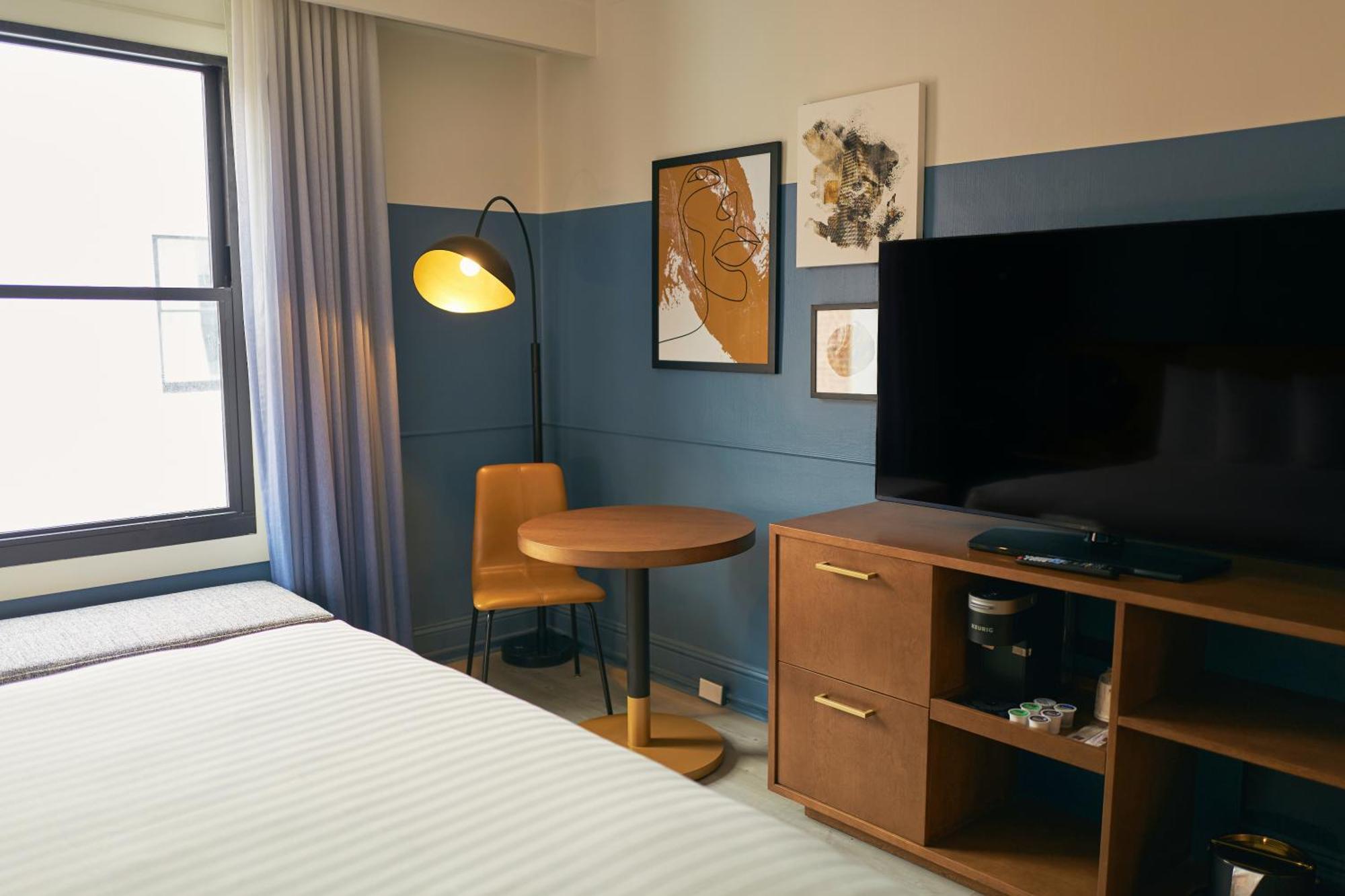 Julian Hotel