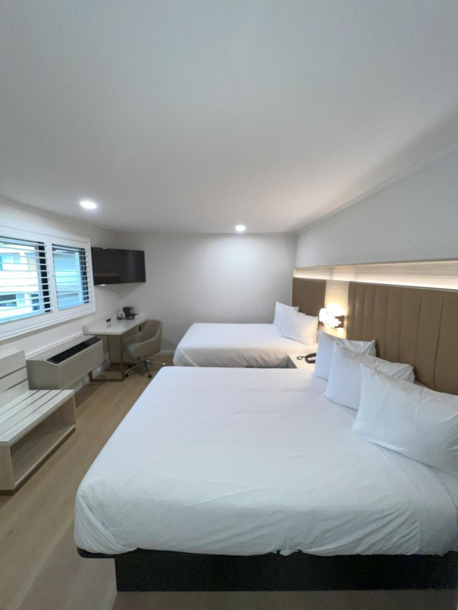 Francisco Bay Motel 2*